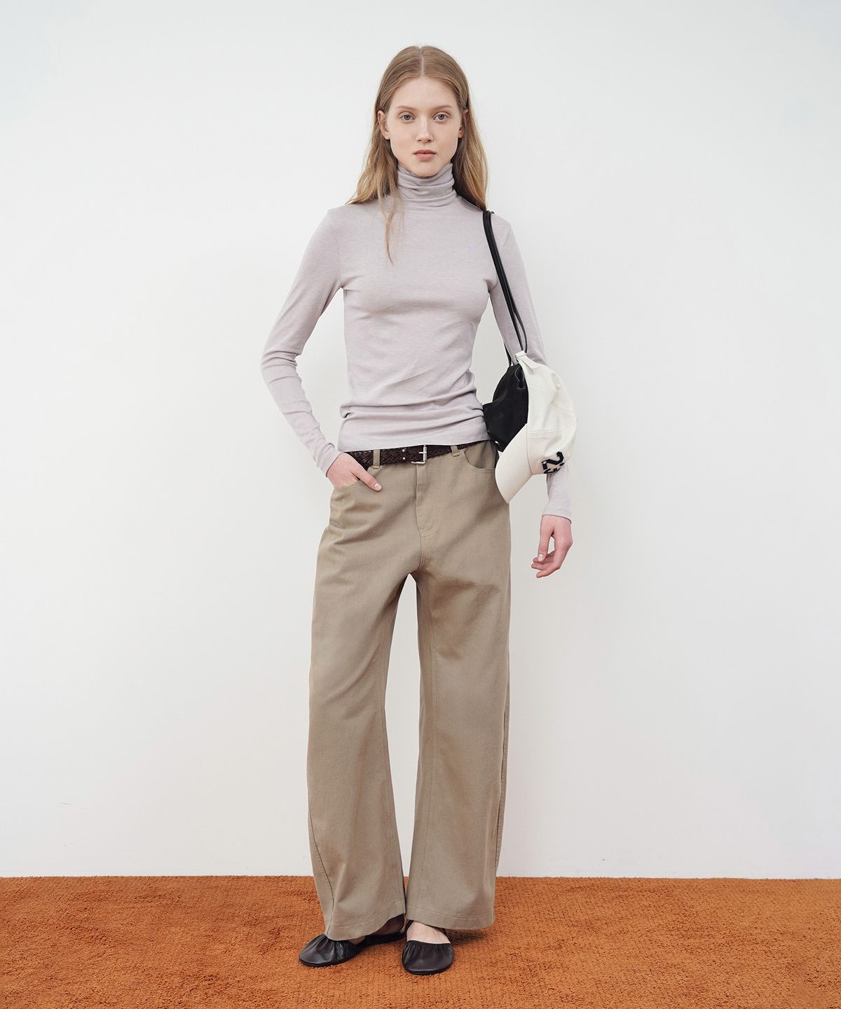 튜드먼트(TTUDEMENT) COTTON CURVED PANTS_BEIGE
