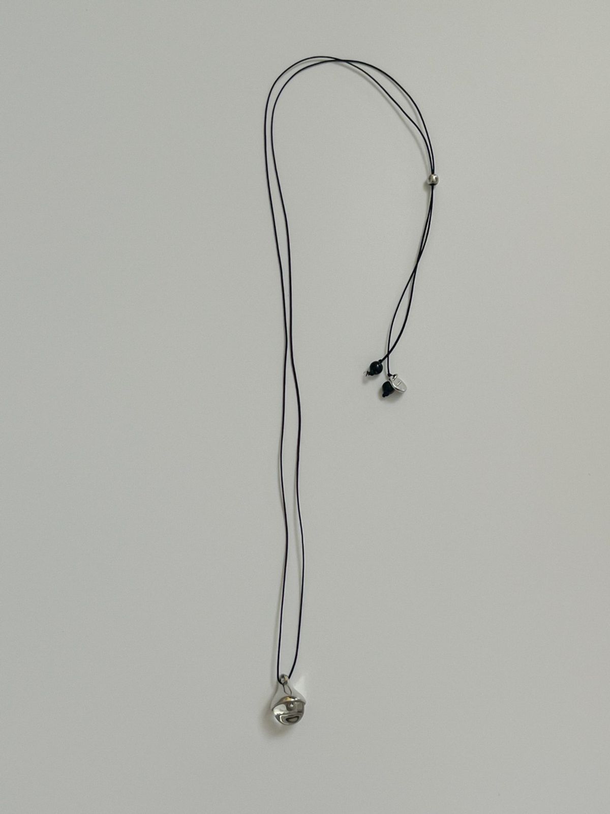 소수(SOSOO) Ouartz Drop Point Necklace [Clear]