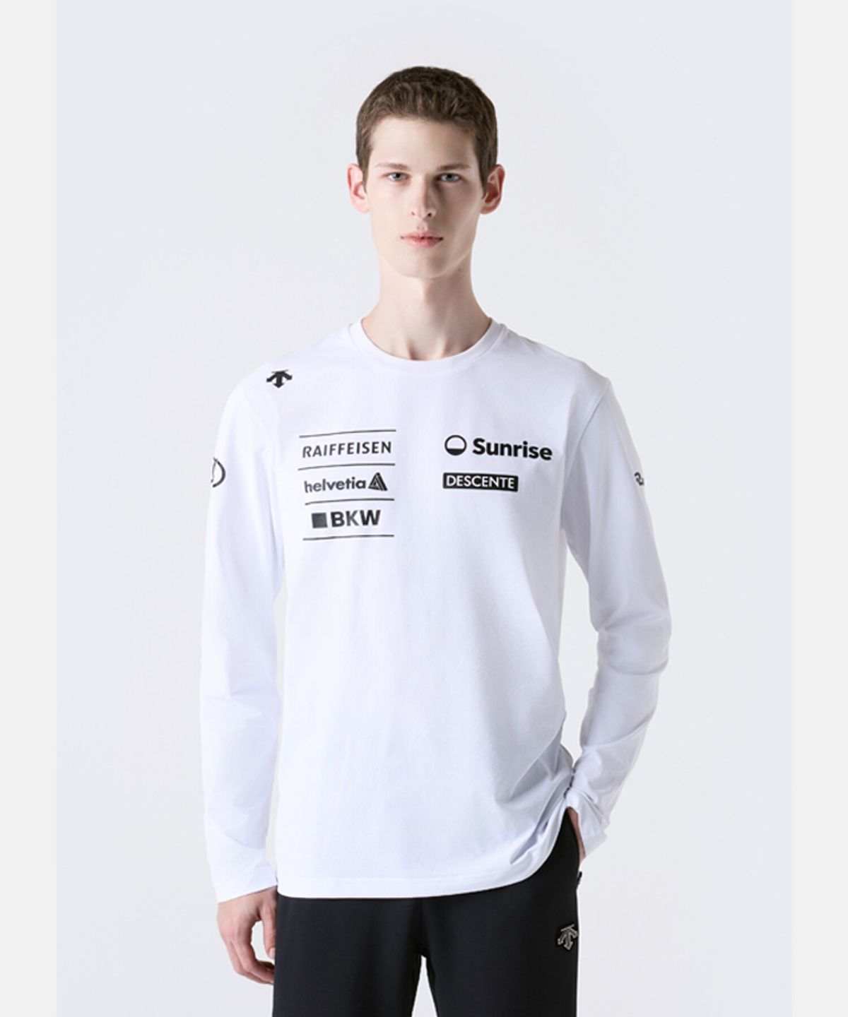 데상트(DESCENTE) 남성 스위스 스키 팀그래픽 긴팔 티셔츠 화이트 SR421STLO1
