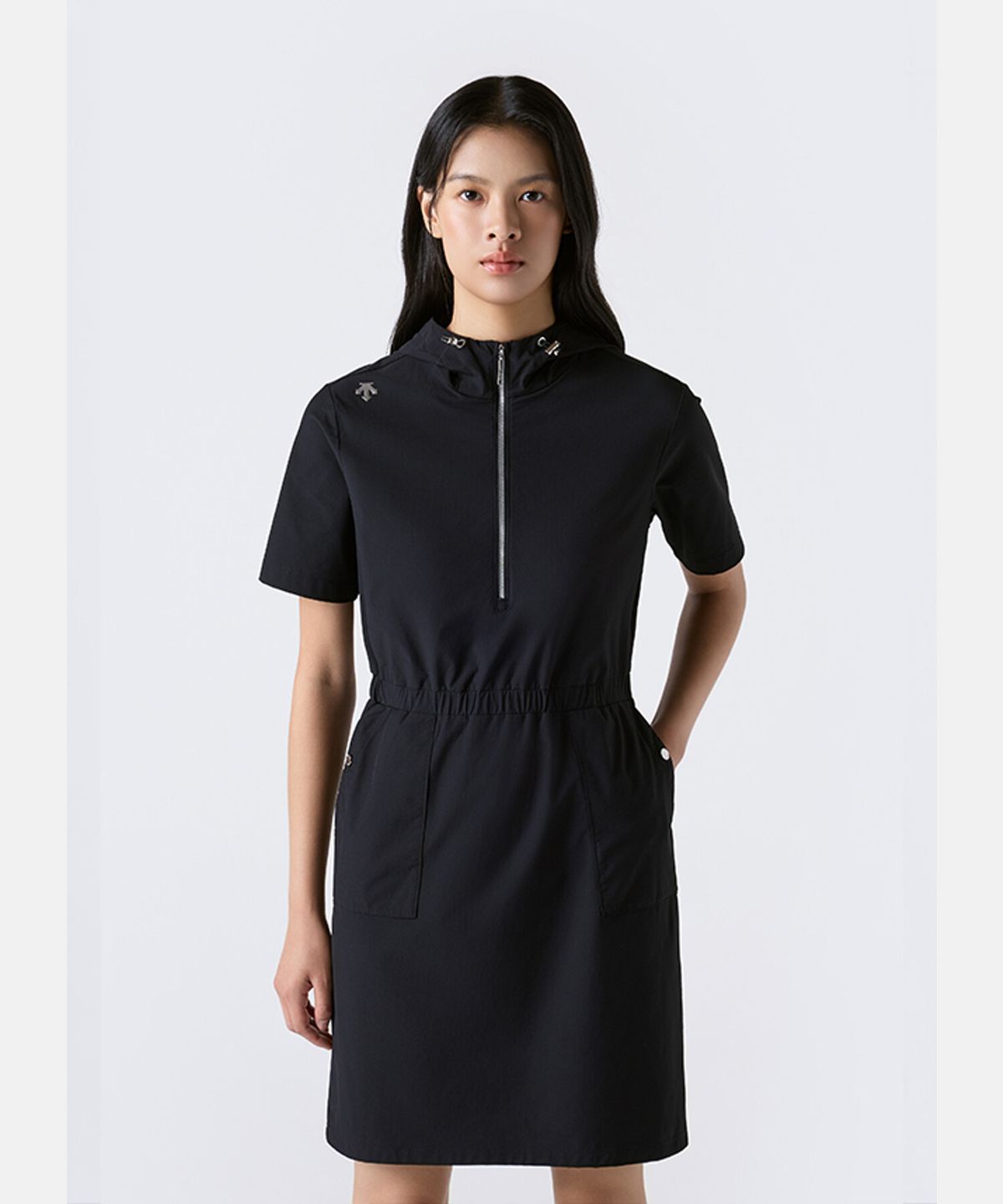 데상트(DESCENTE) 여성 우븐 후드 원피스 블랙 SR322POP71