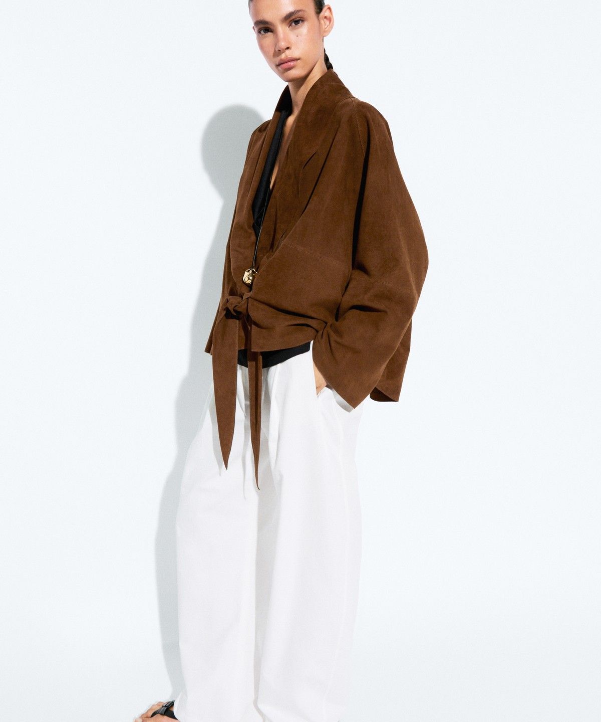 마시모두띠(MASSIMO DUTTI) 스웨이드 레더 매듭 기모노