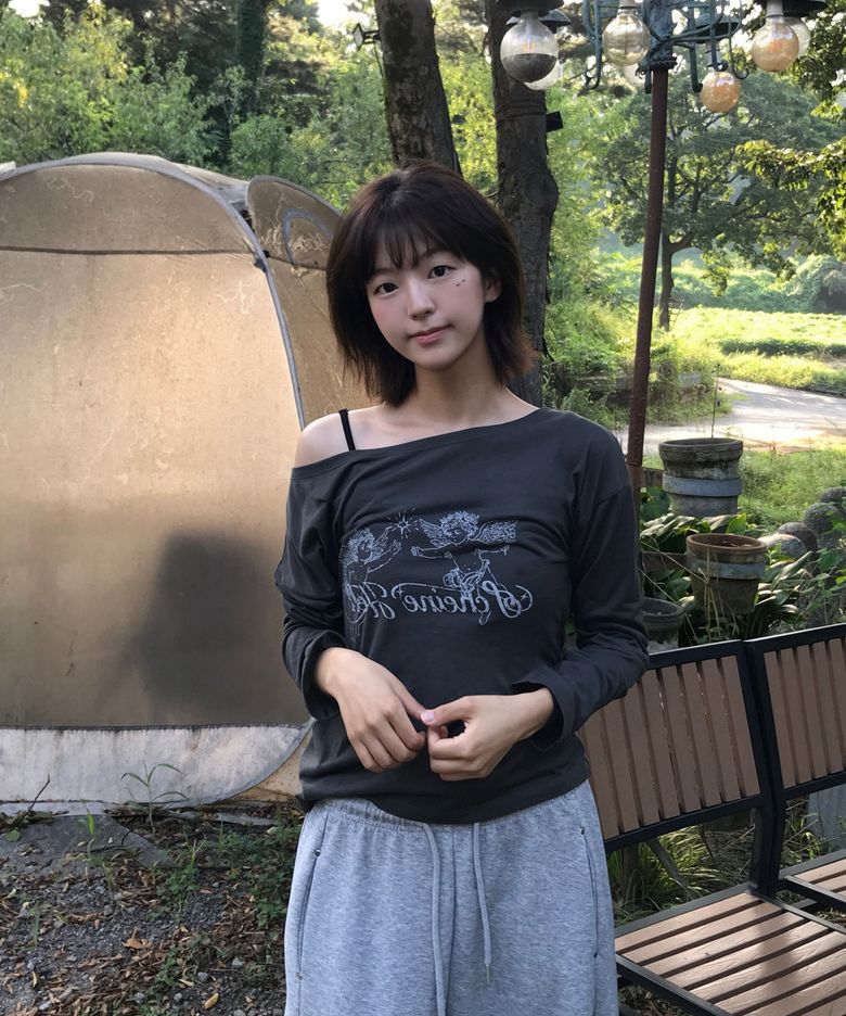 레터링 원숄더 티셔츠_MIWLWG913A