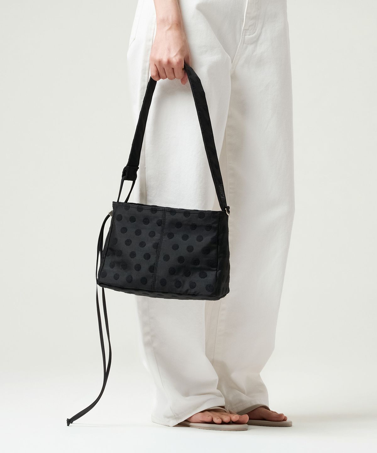 아이띵소(ITHINKSO) TIDY SHOULDER X CROSS(S) DOT 타이디 숄더 x 크로스(S) 도트