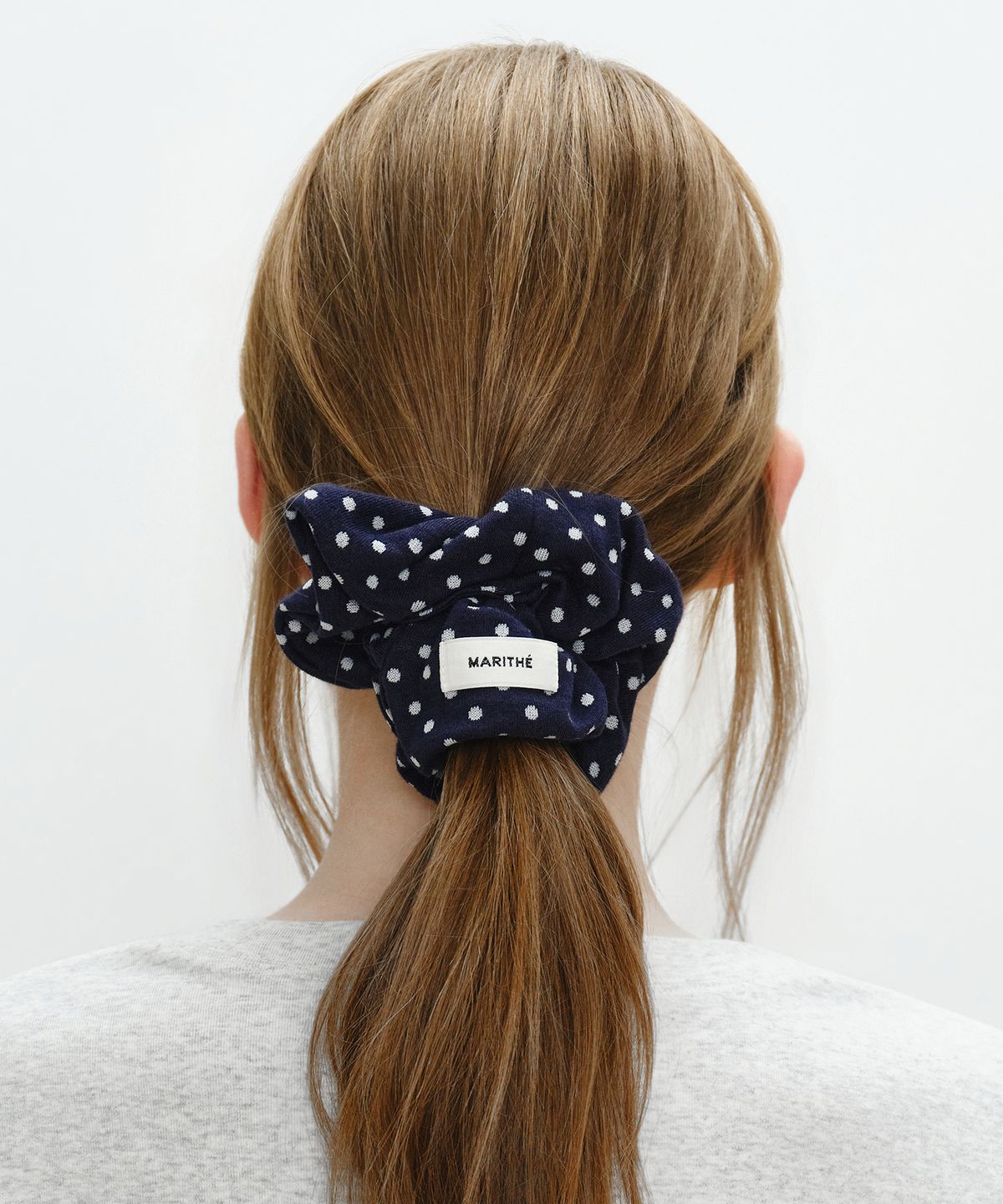 마리떼 프랑소와 저버(MARITHÉ + FRANҪOIS GIRBAUD) W BASIC COTTON SCRUNCHIE navy dot