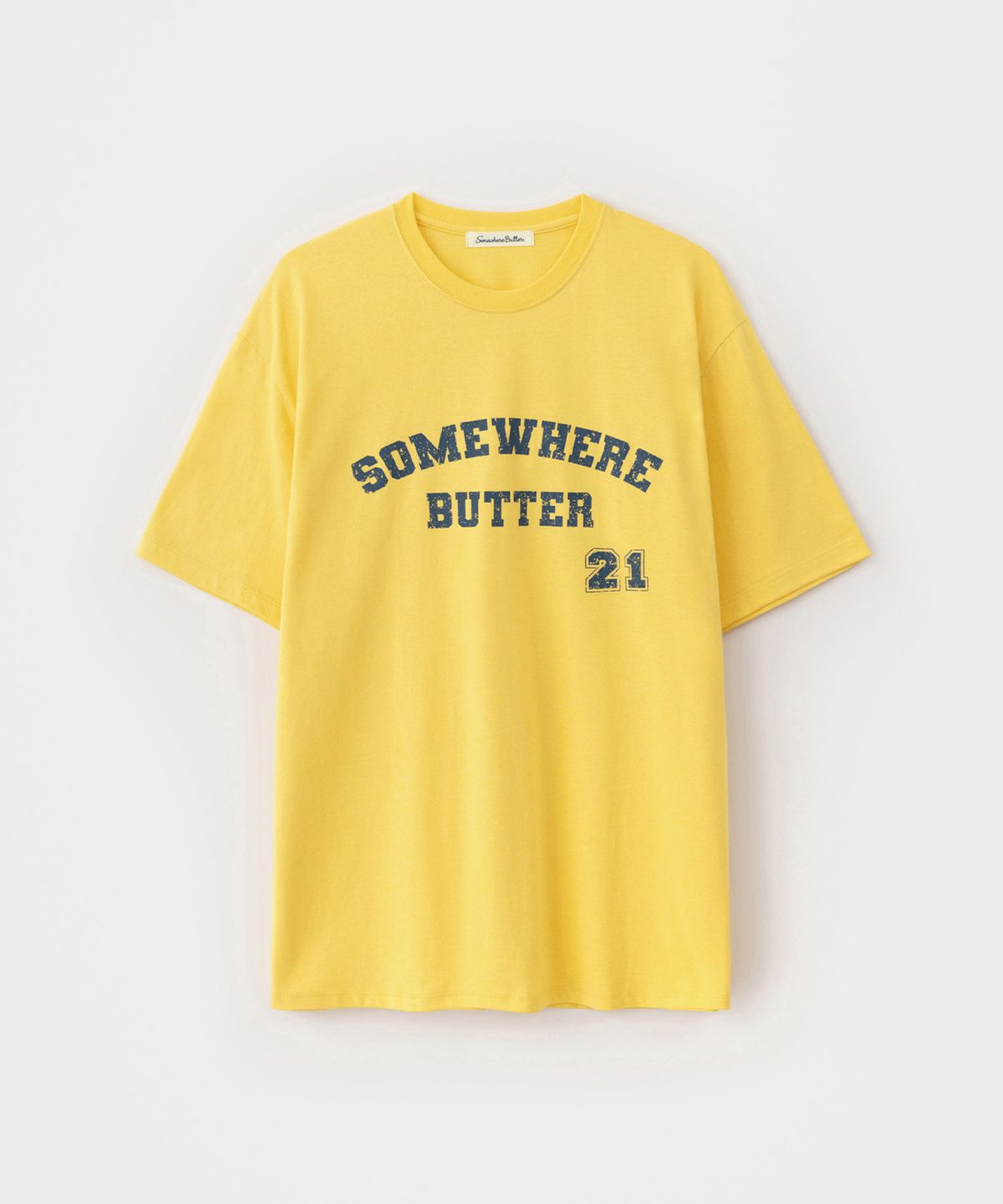 썸웨어버터(SOMEWHEREBUTTER) 21 Square Logo Over-Fit Top - Yellow