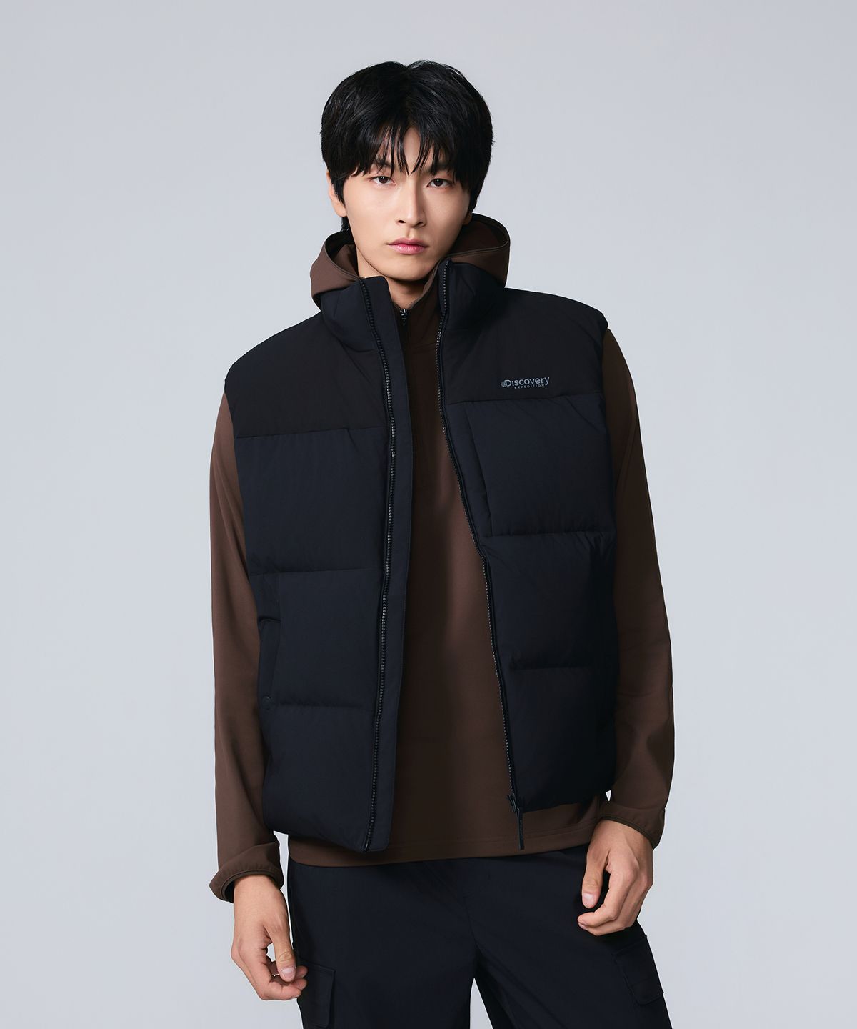디스커버리 익스페디션(DISCOVERY EXPEDITION) 유니 반슬리 다운 패딩베스트 (BLACK)