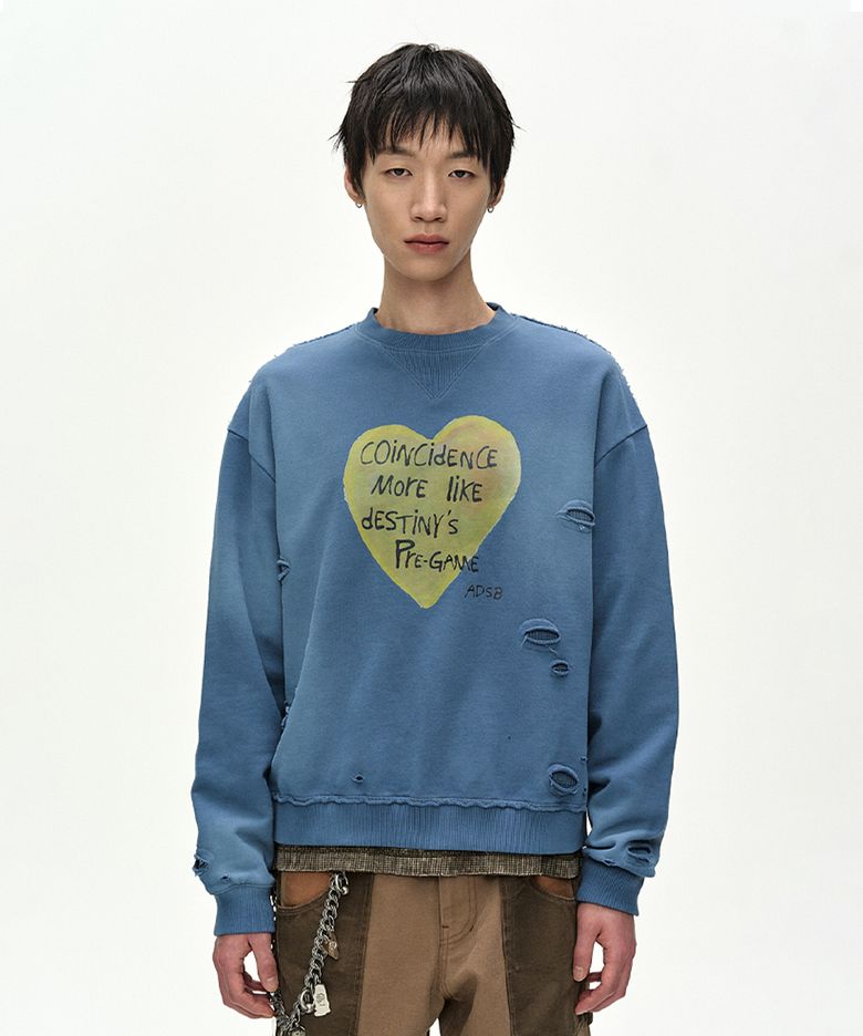 (ESSENTIAL) UNISEX SPRAY WASHED HEART MESSAGE SWEATSHIRT (SKY BLUE)