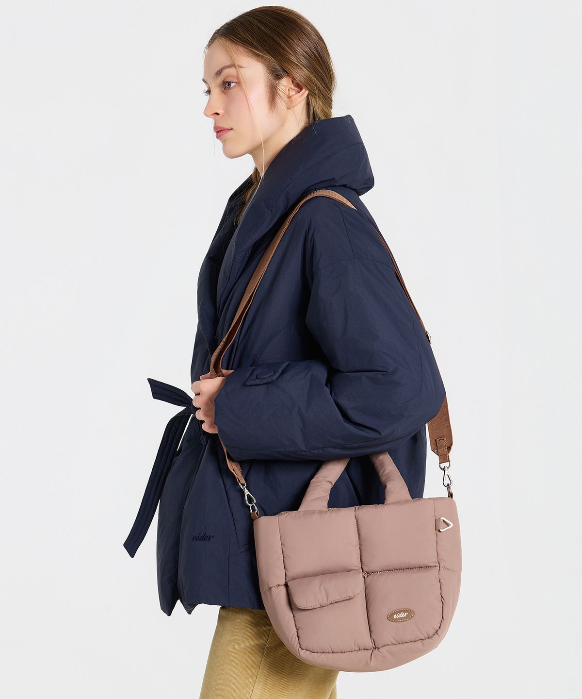 아이더(EIDER) MELLOW (멜로우) 패딩 토트백_Light Brown