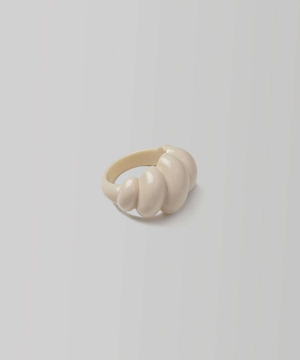 108파운드(108POUND) Formica Big Croissant Ring_Cream