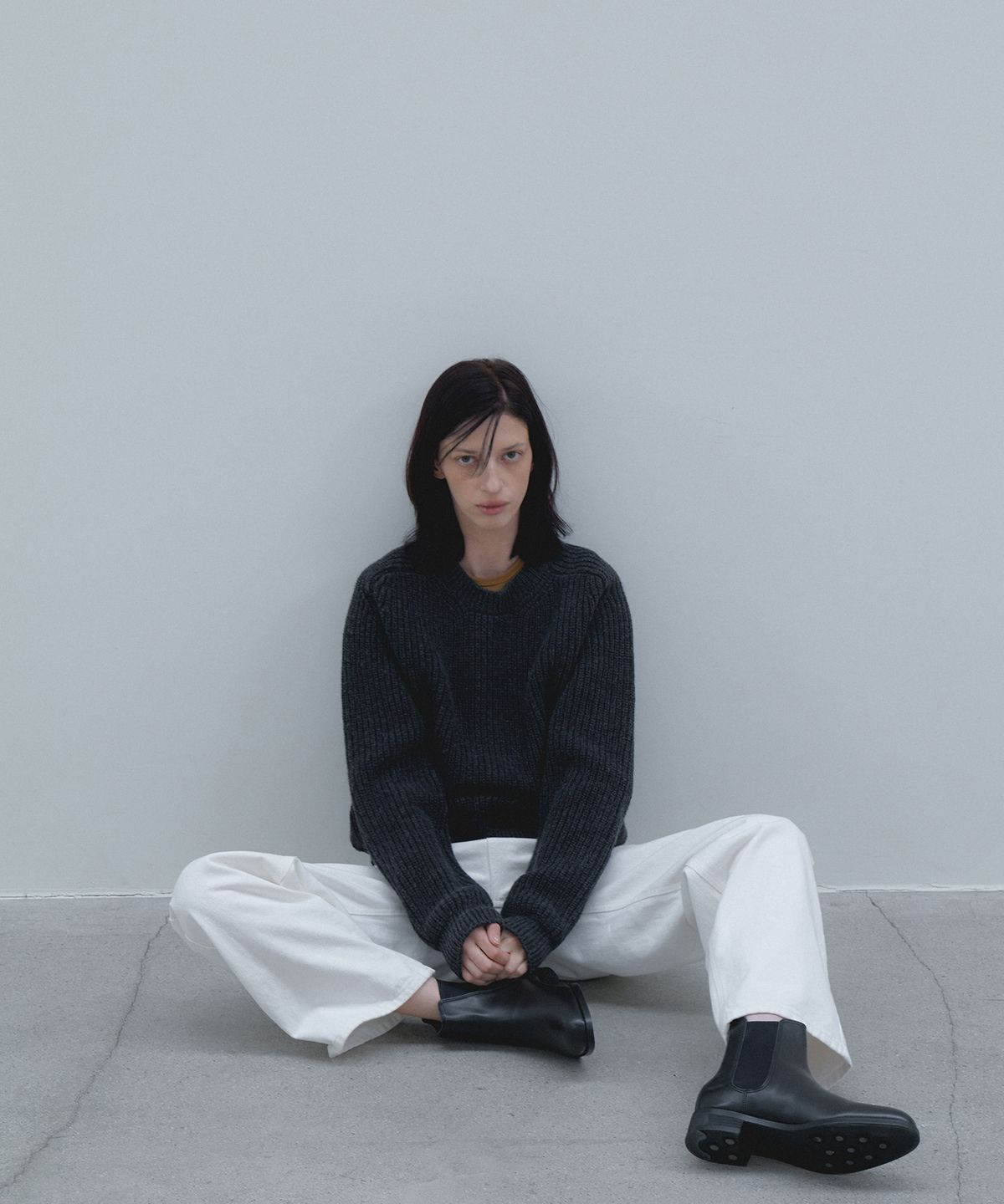 108파운드(108POUND) Haze Lambswool Sweater_Deep charcoal