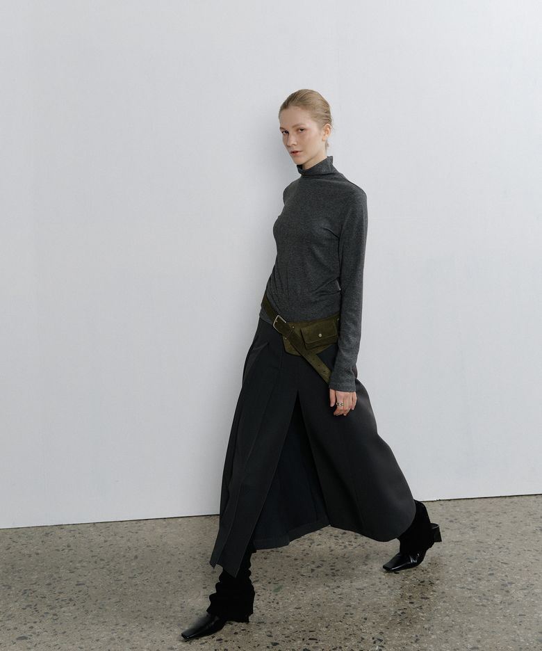 Front Slit Pleats Skirt_Charcoal