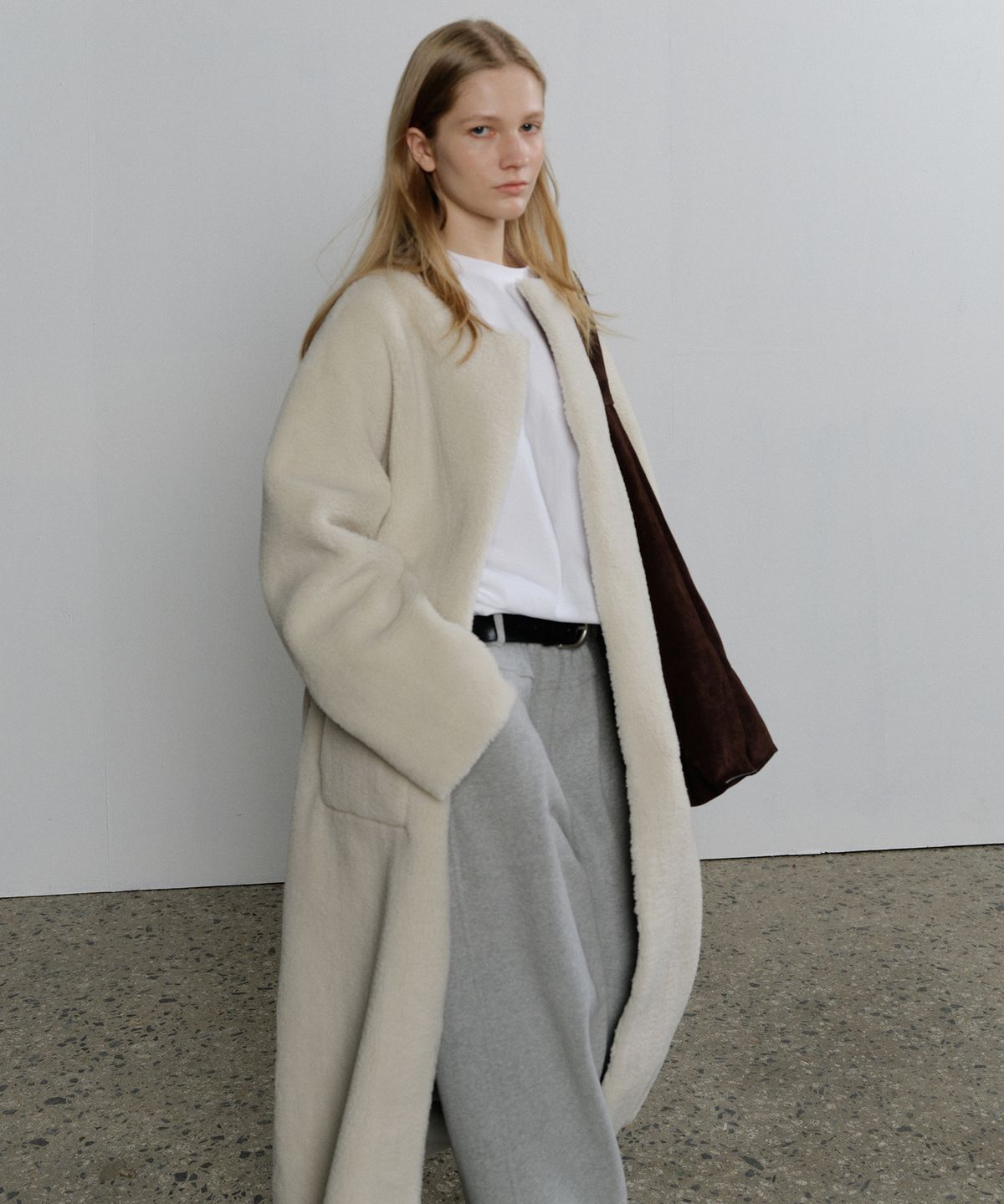 108파운드(108POUND) Misty Shearling Reversible Coat_Light gray