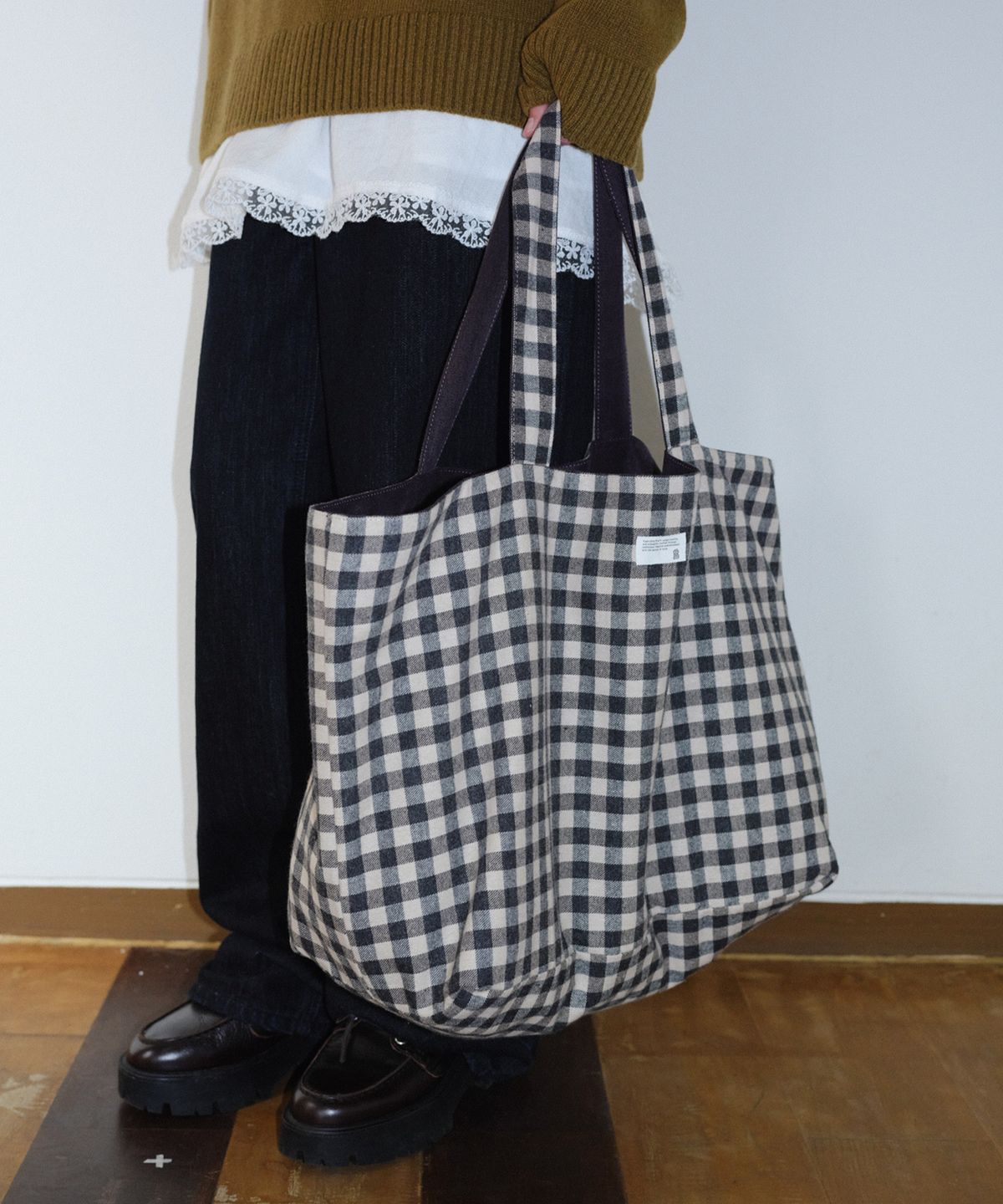 엔오르(EN OR) REVERSIBLE CHECK SHOPPER BAG - PURPLE
