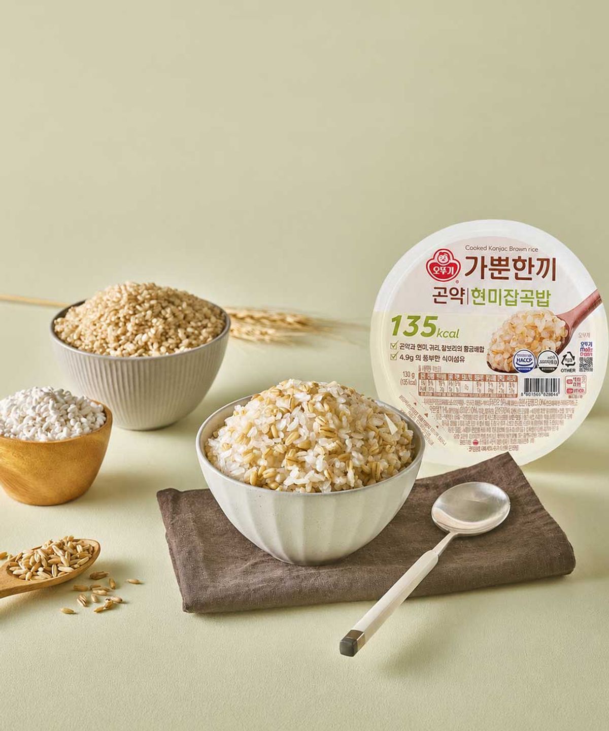 오뚜기(OTOKI) 가뿐한끼 곤약 현미 잡곡밥 130g 18개