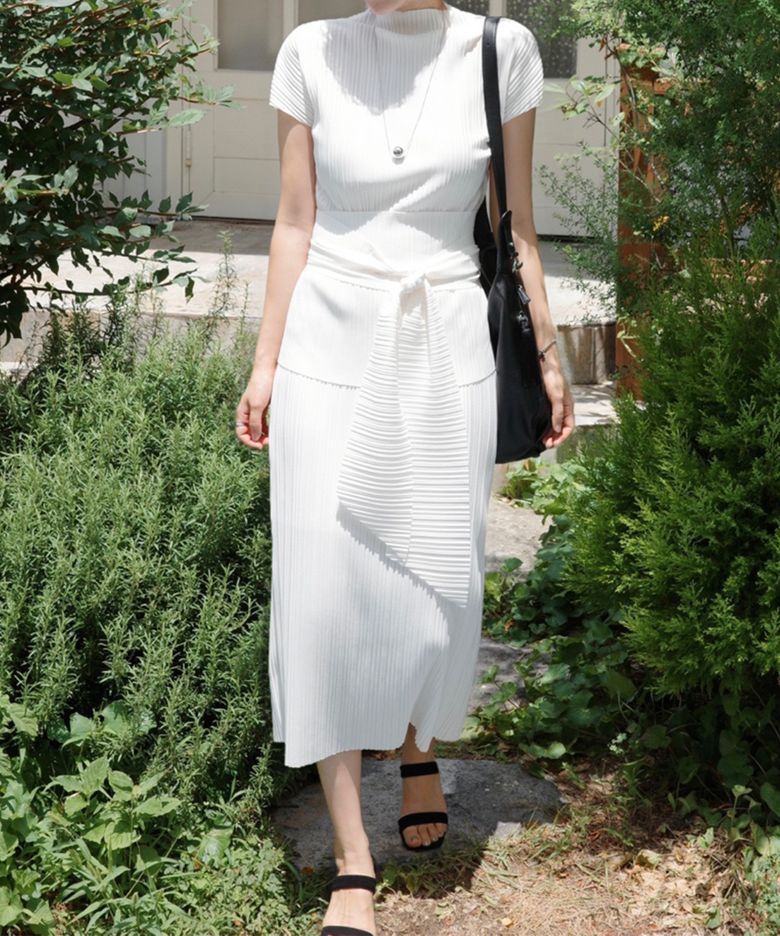 Wave Pleats Blouse&Skirt Set-up (Ivory)