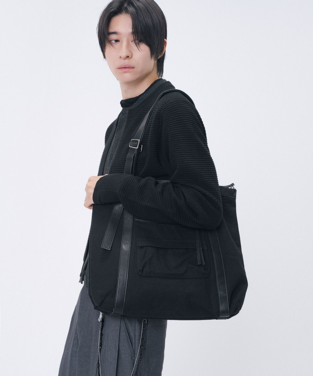 미세키서울 맨(MISEKISEOUL MEN) Multi panel square shoulder bag BLACK