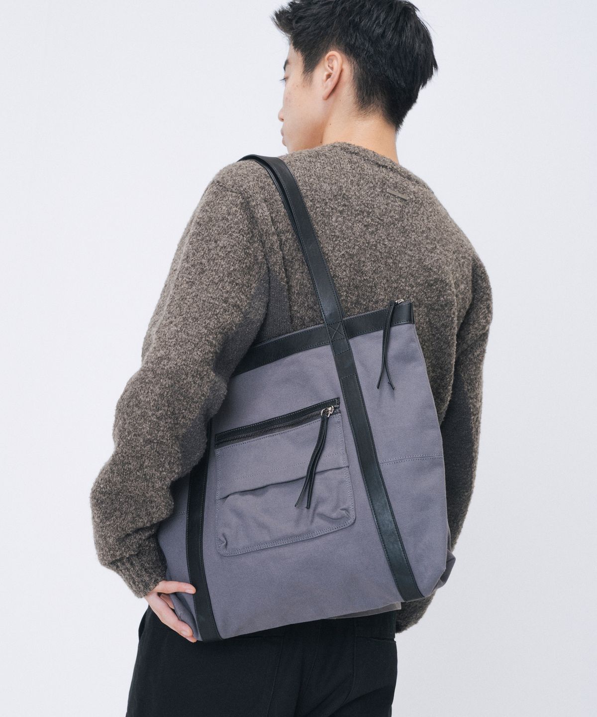 미세키서울 맨(MISEKISEOUL MEN) Multi panel square shoulder bag CHARCOAL