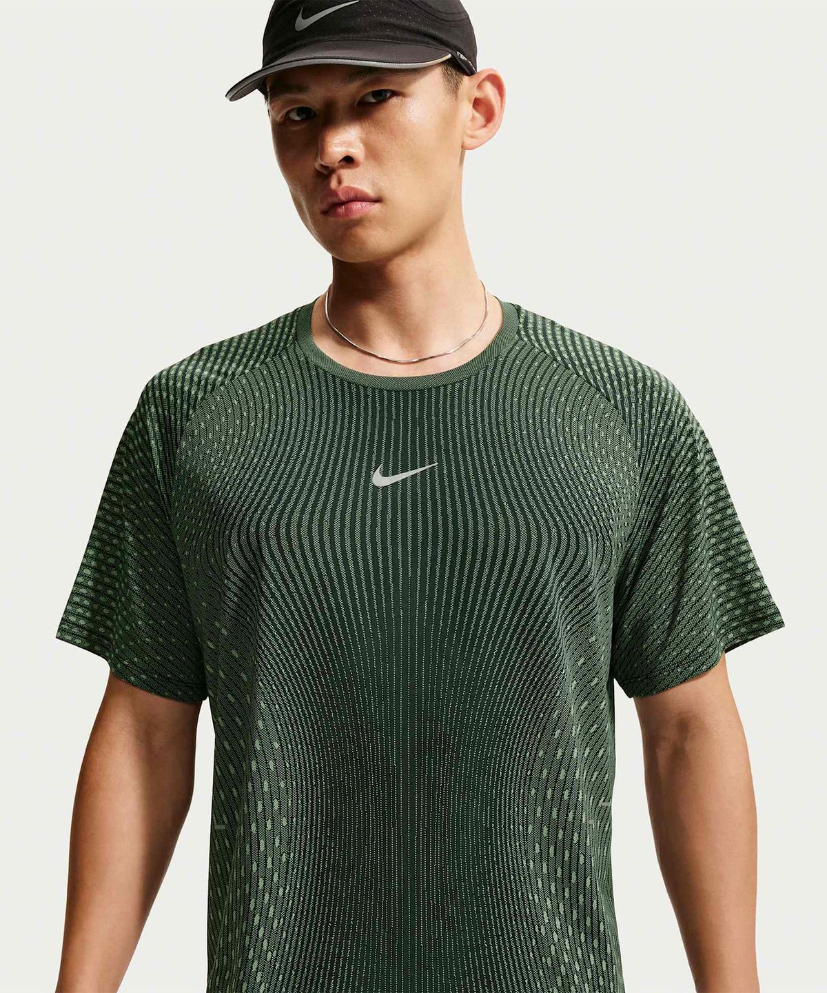 나이키(NIKE) 스트라이드 에어로 핏 반소매 러닝 탑 M - 블랙:라이트 그린 스파크 / IH0746-010