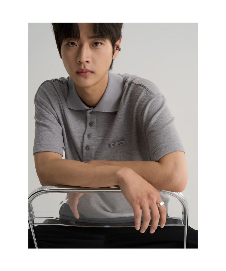 니트라이크 칼라 라벨포인트 반소매티  그레이