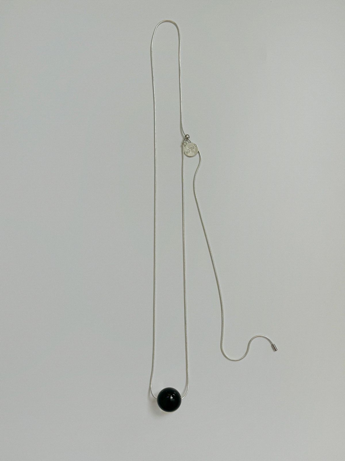 소수(SOSOO) Bold Point Gemstone Long Necklace [Black]