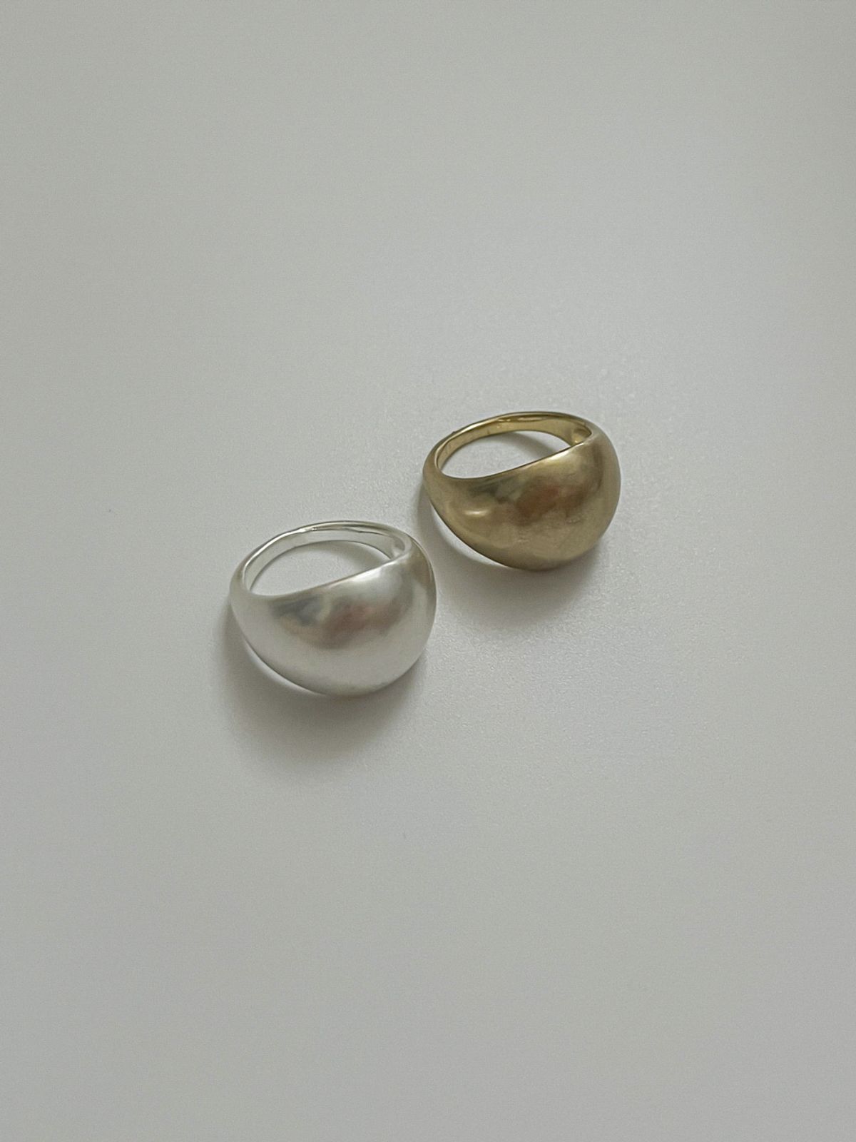 소수(SOSOO) Matt Dome Bold Ring