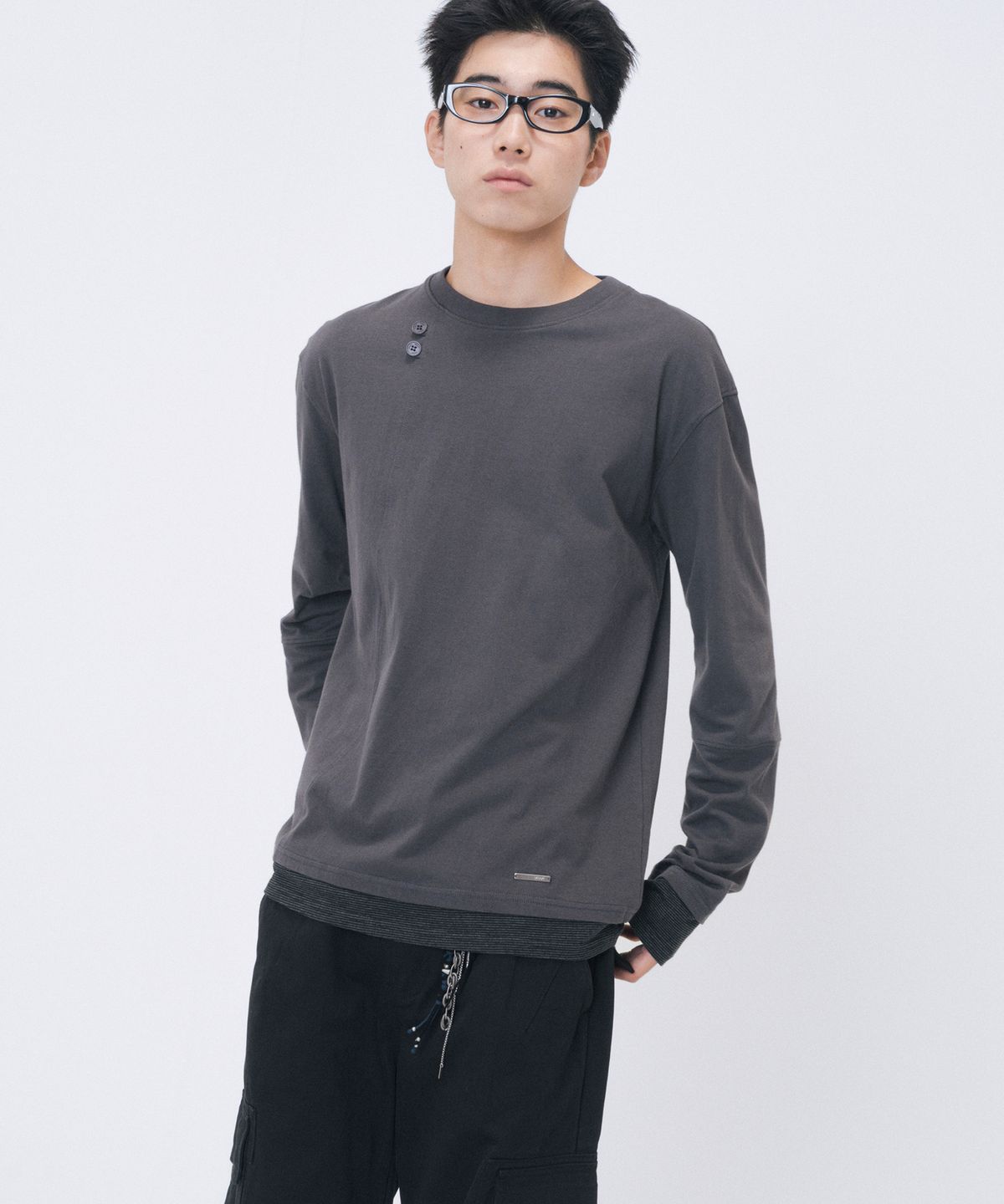 미세키서울 맨(MISEKISEOUL MEN) Stripe cuff layered long sleeve CHARCOAL