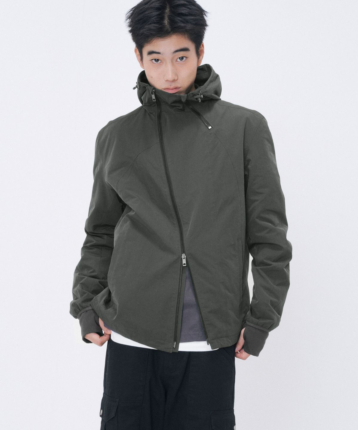 미세키서울 맨(MISEKISEOUL MEN) Diagonal zip structural shell parka CHARCOAL