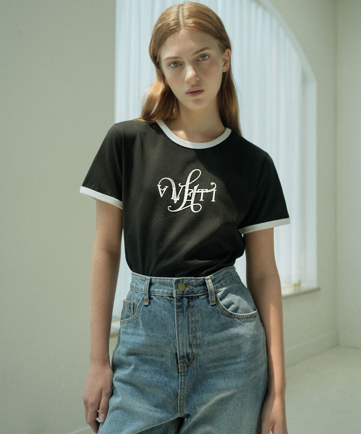 블레티(VLETI) Logo Artwork Ringer T-shirt (black)