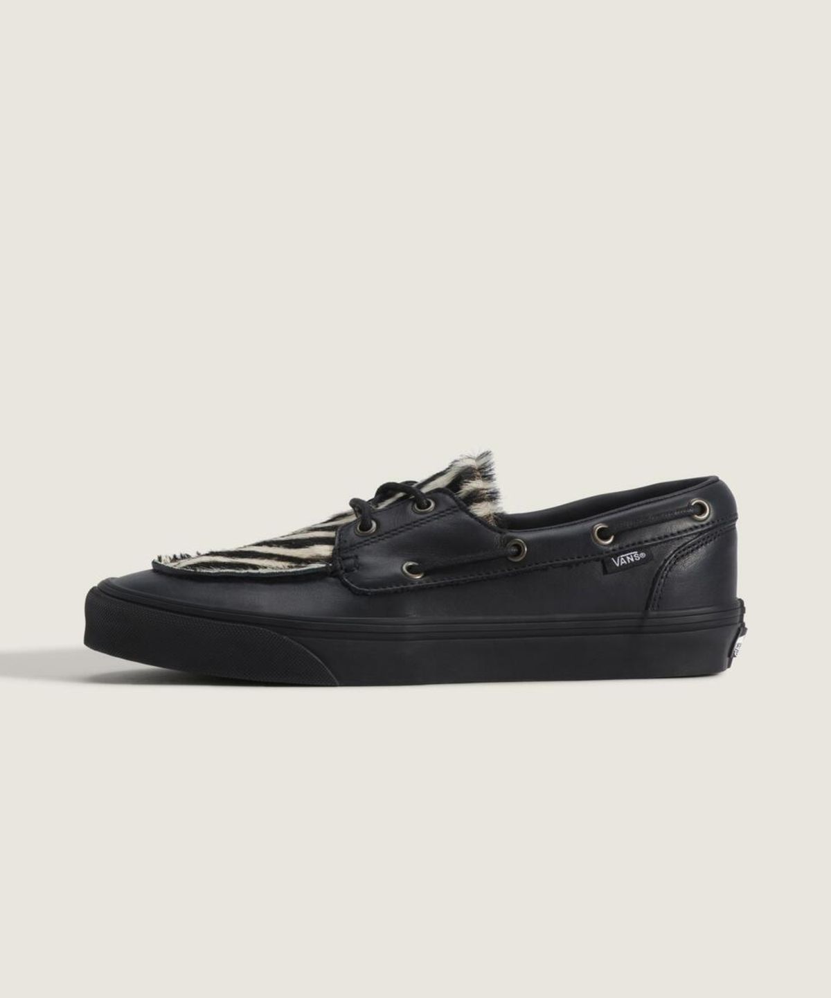 반스(VANS) 2-아일릿 보트 슈즈 - 포니 헤어 블랙 / VN000Z96BLA1