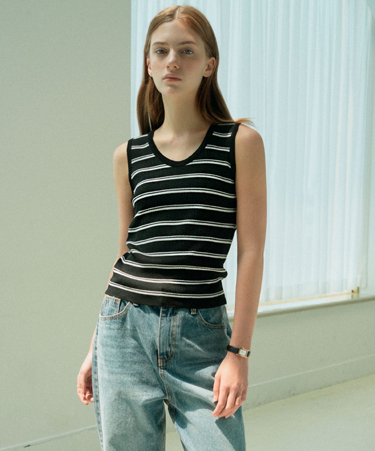 블레티(VLETI) Stripe Basic Round Knit Sleeveless (black)