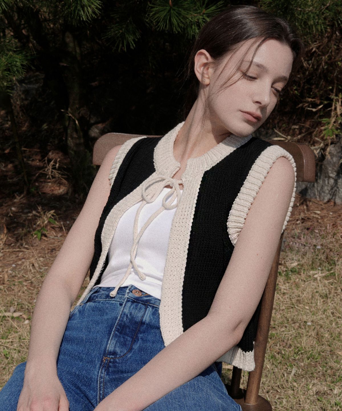 블레티(VLETI) Ribbon Cotton Knit Sleeveless Vest (black)