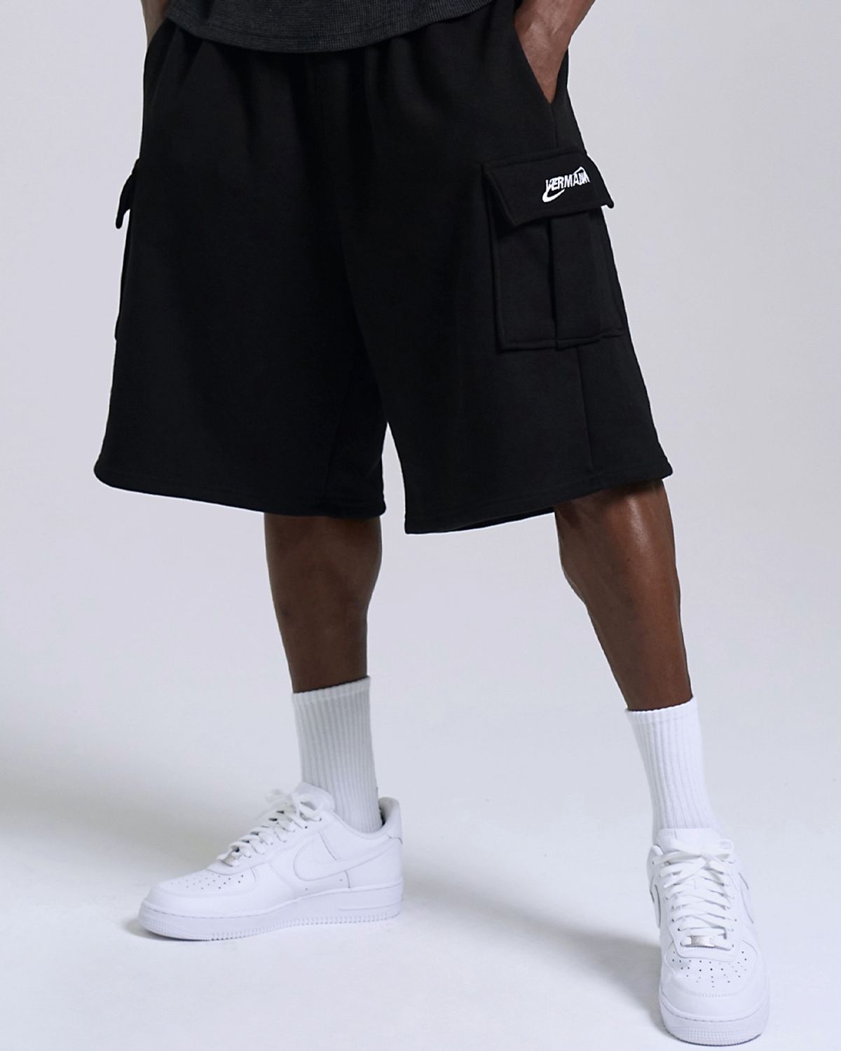 베르만 어패럴(VERMANN APPAREL) 아크로고 카고 버뮤다 스웨트 쇼츠 [블랙]