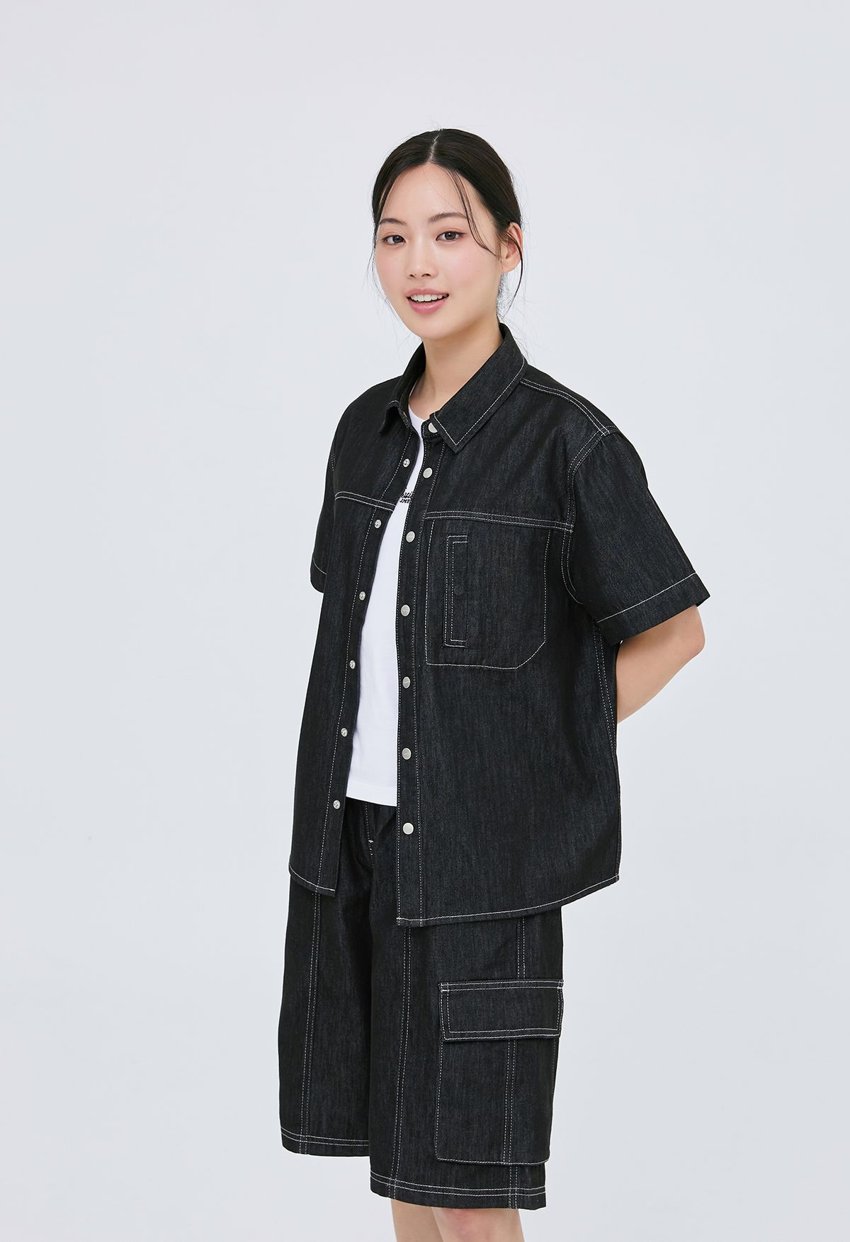 잠뱅이(JAMBANGEE) 유니) 블랙 불변 난스판 포켓변형 노말워싱 오버핏 반팔 데님 셔츠 AP2DDH441-BK