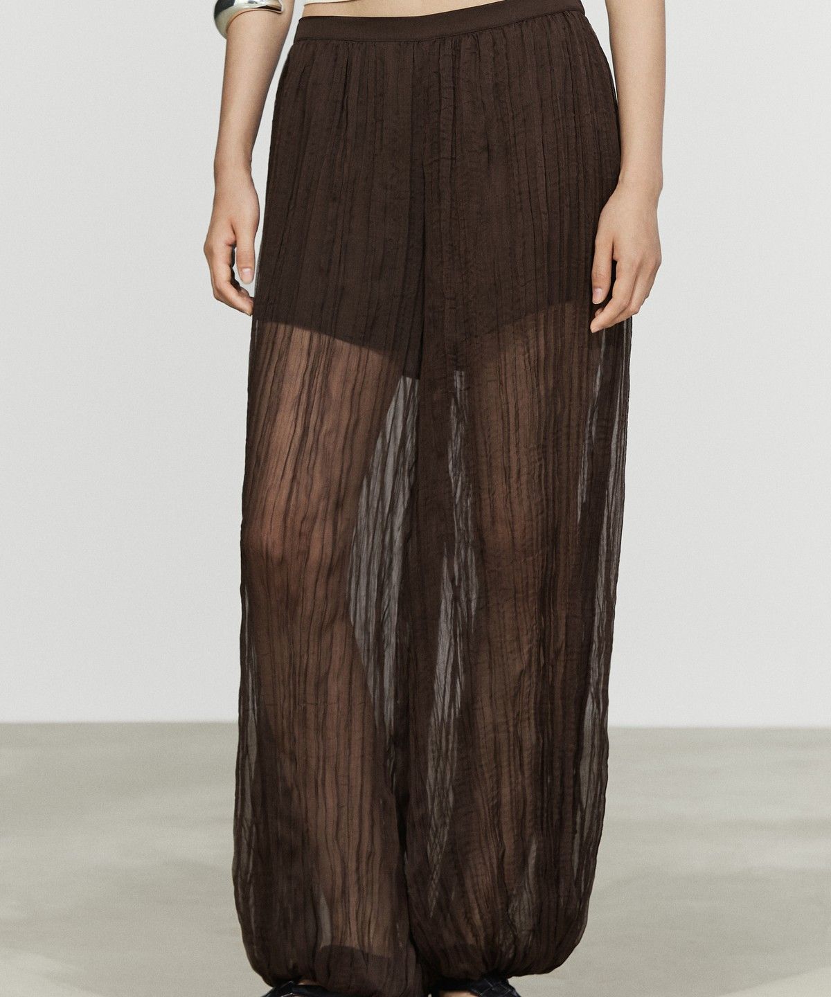 마시모두띠(MASSIMO DUTTI) 토탈 룩 플리츠 팬츠