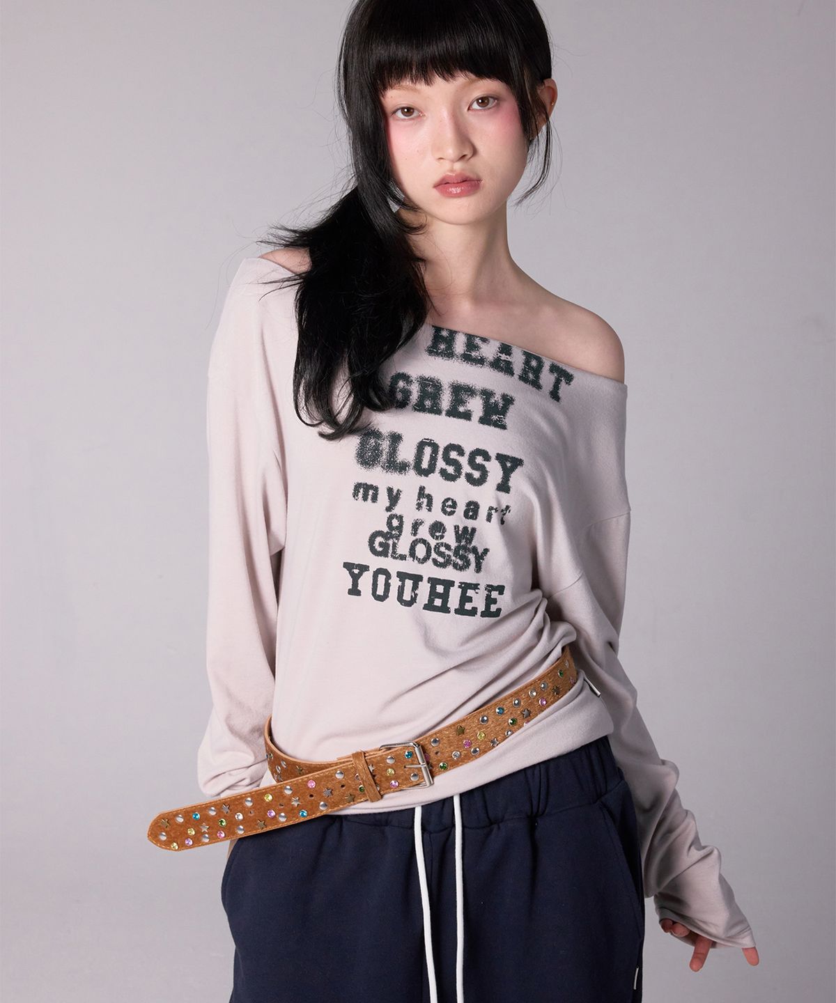 유희(YOUHEE) GLOSSY OFF-SHOULDER LONG SLEEVE_LIGHT GREY
