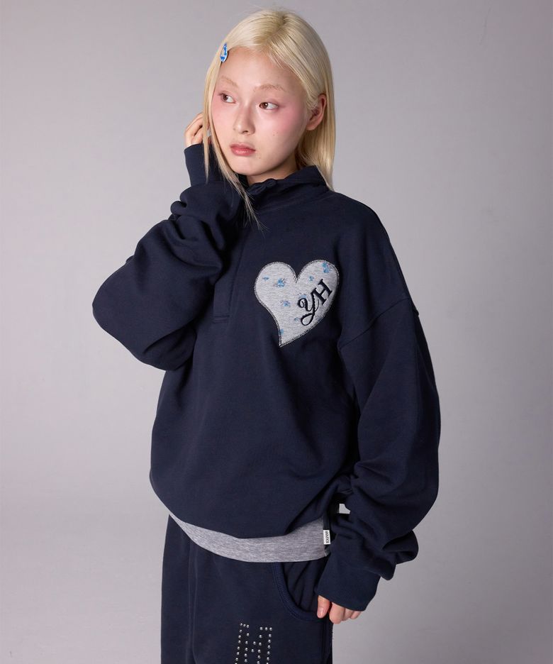 [브랜드위크 20%쿠폰] YOUHEE HEART HALF-NECK SWEATSHIRTS_NAVY