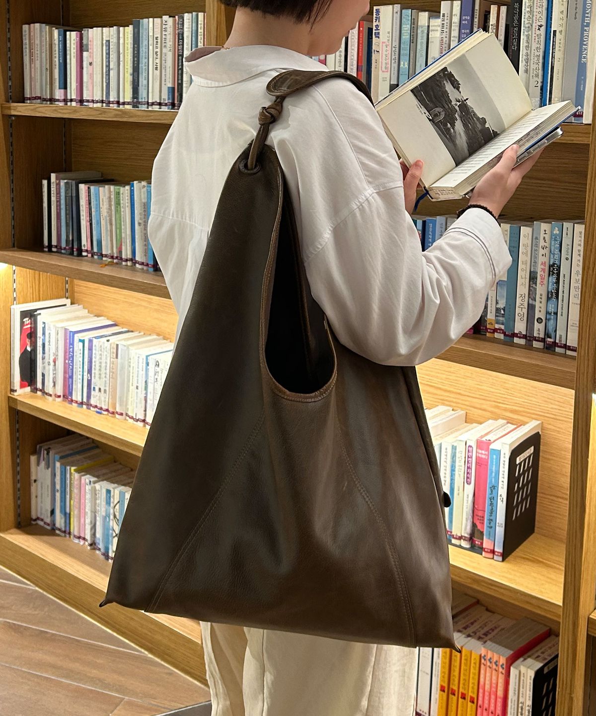 아카이브앱크(ARCHIVEPKE) Knotted layer bag(Ash brown)_OVBAX26208PUB