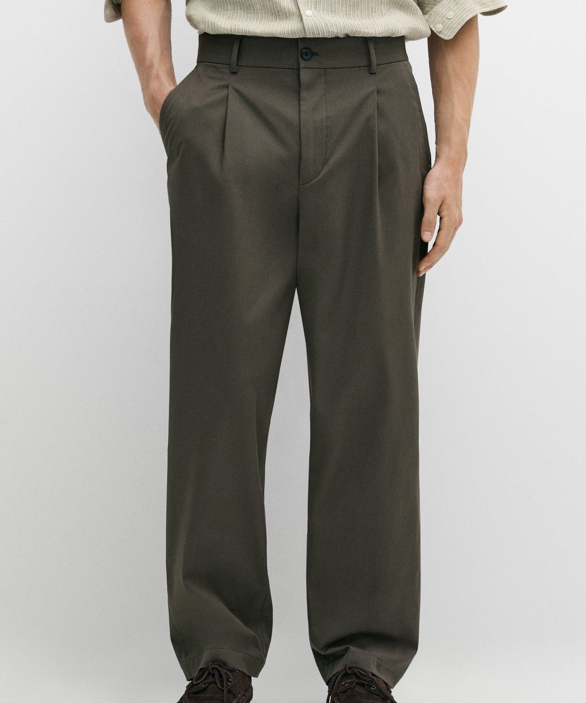 마시모두띠(MASSIMO DUTTI) 릴랙스 핏 다트 디테일 팬츠