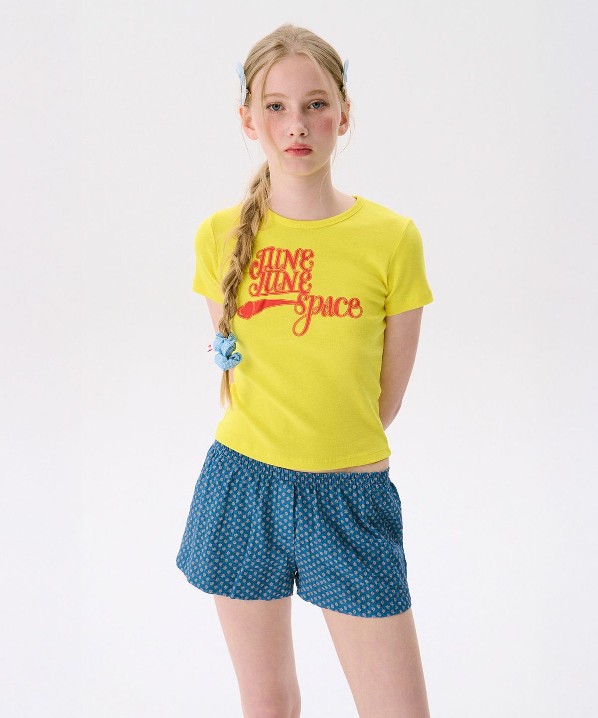 준준스페이스(JUNEJUNE SPACE) Swashy Graphic T-shirts_Yellow(스와시 그래픽 티셔츠_노란색)