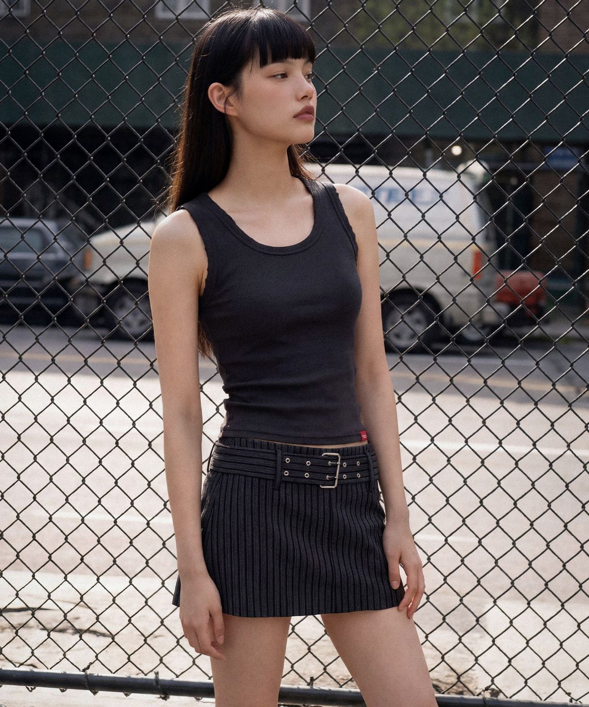 레코딩하우스(RECORDINGHOUSE) REC CUT-OFF SLEEVELESS [CHARCOAL]