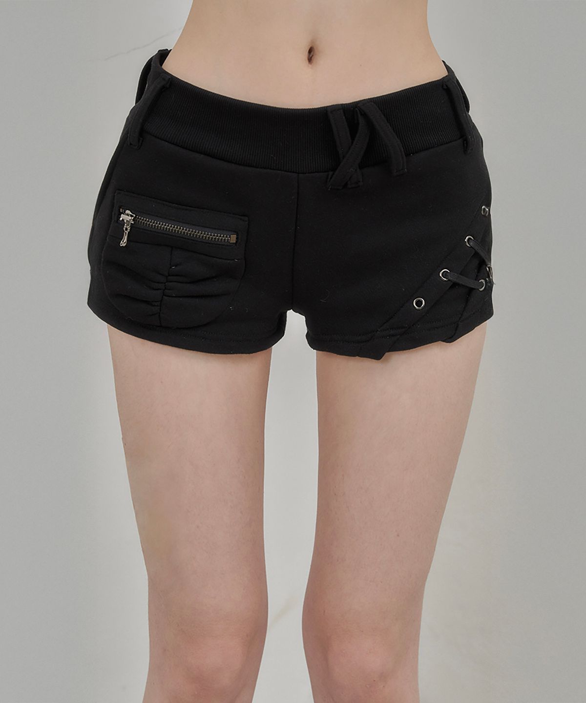 쇠아(SØAR) Cross Belt loop shirring Pocket Pants (BLACK)