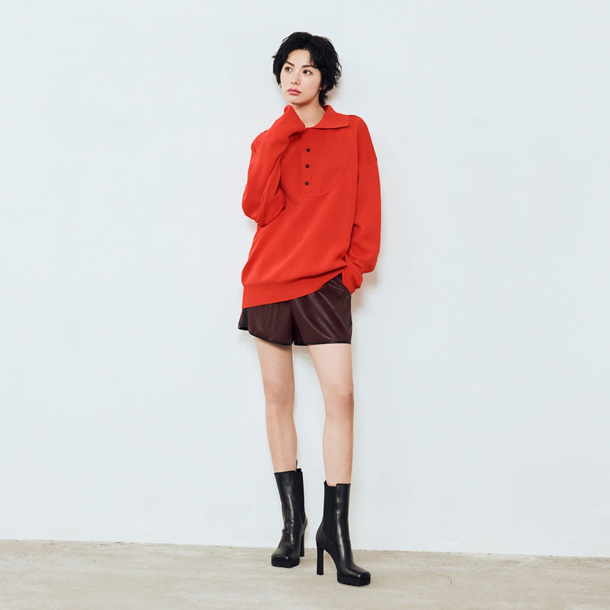 이비엠(EBM) 베이직 버튼 카라 풀오버 EMQ2KPO050