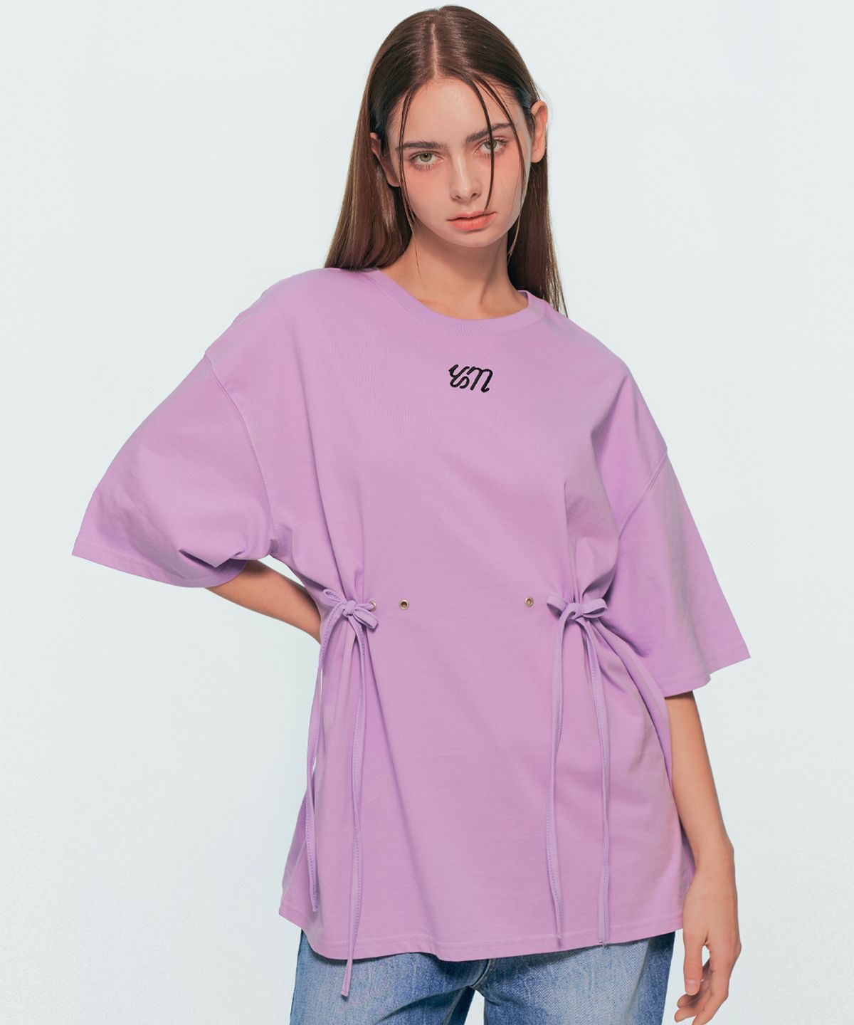 유움(UUM) EYELET STRING T-SHIRT LIGHT PURPLE