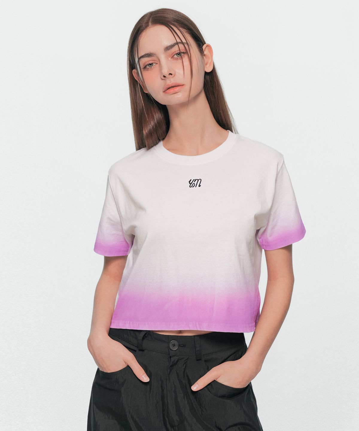 유움(UUM) WAVE GRADATION CROP T-SHIRT WHITE