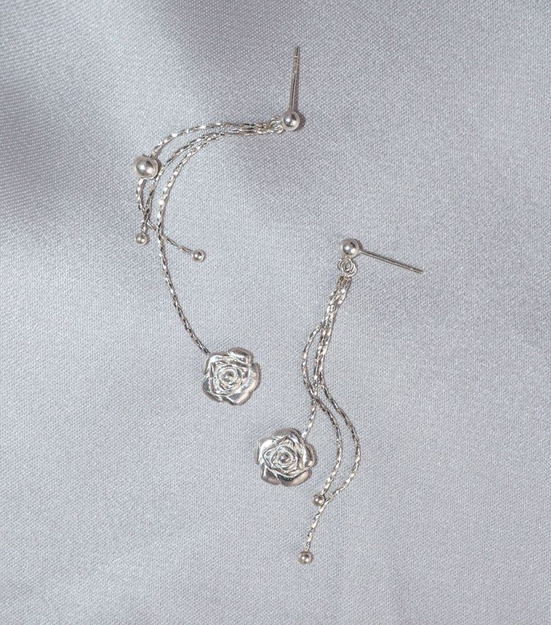 lovely rose. rose drop chain earring