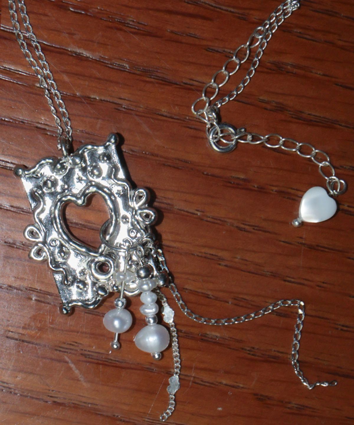 로아시(LOASI) melted heart frame necklace 02. pearl tail ver