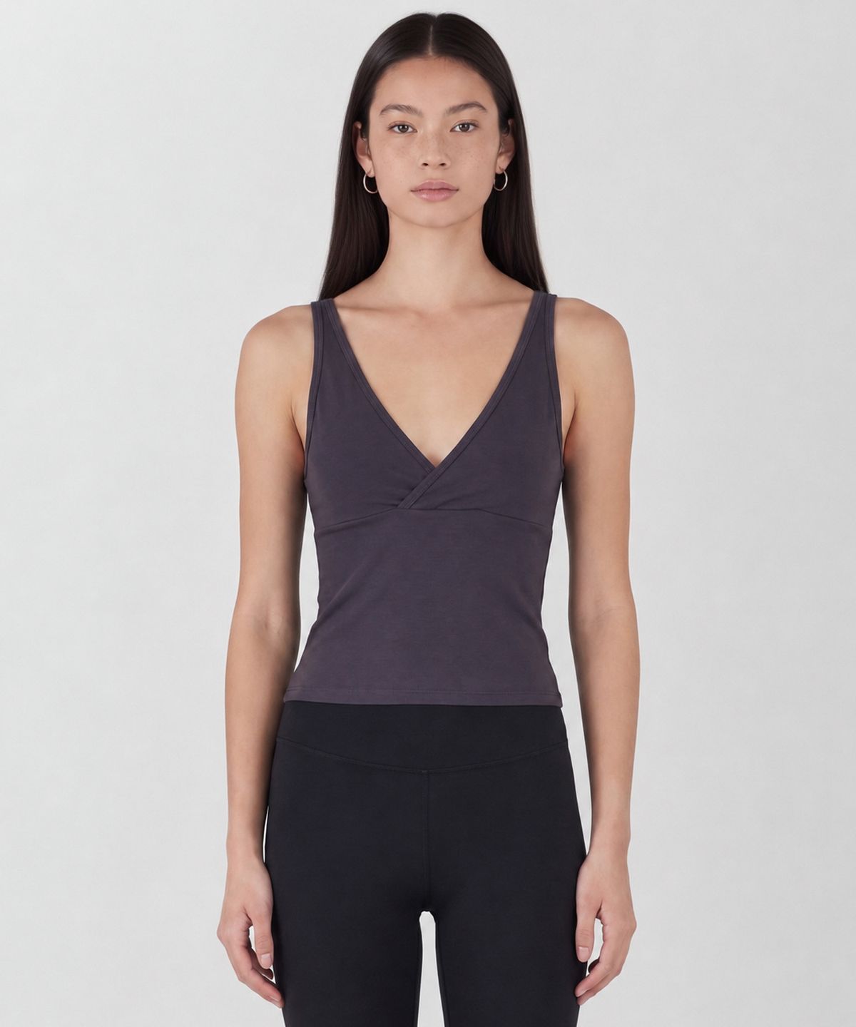 인지액티브(INJIACTIVE) Wrap Sleeveless Top 차콜