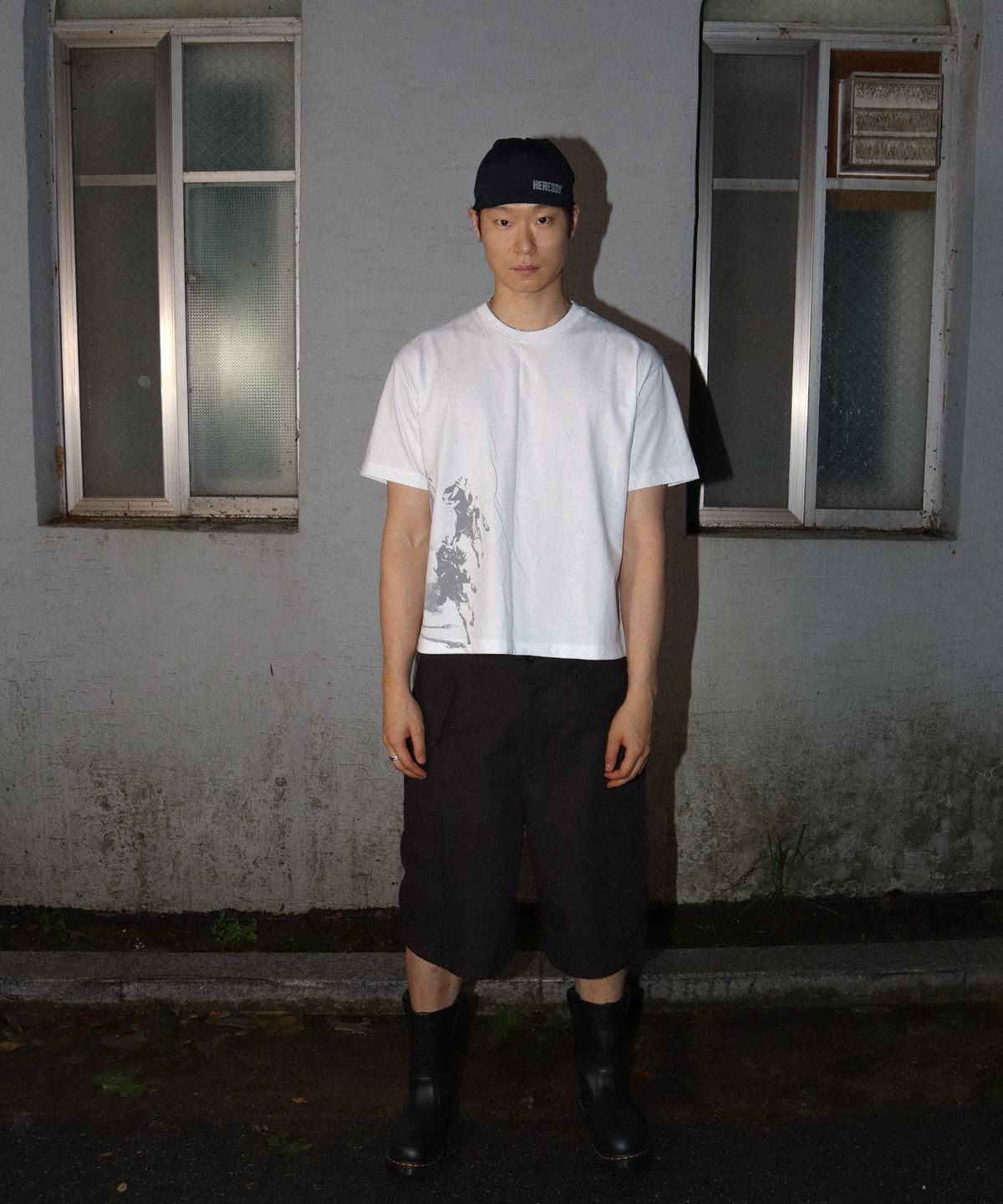 헤레시(HERESSY) 라이딩 쉐도우 티셔츠 화이트