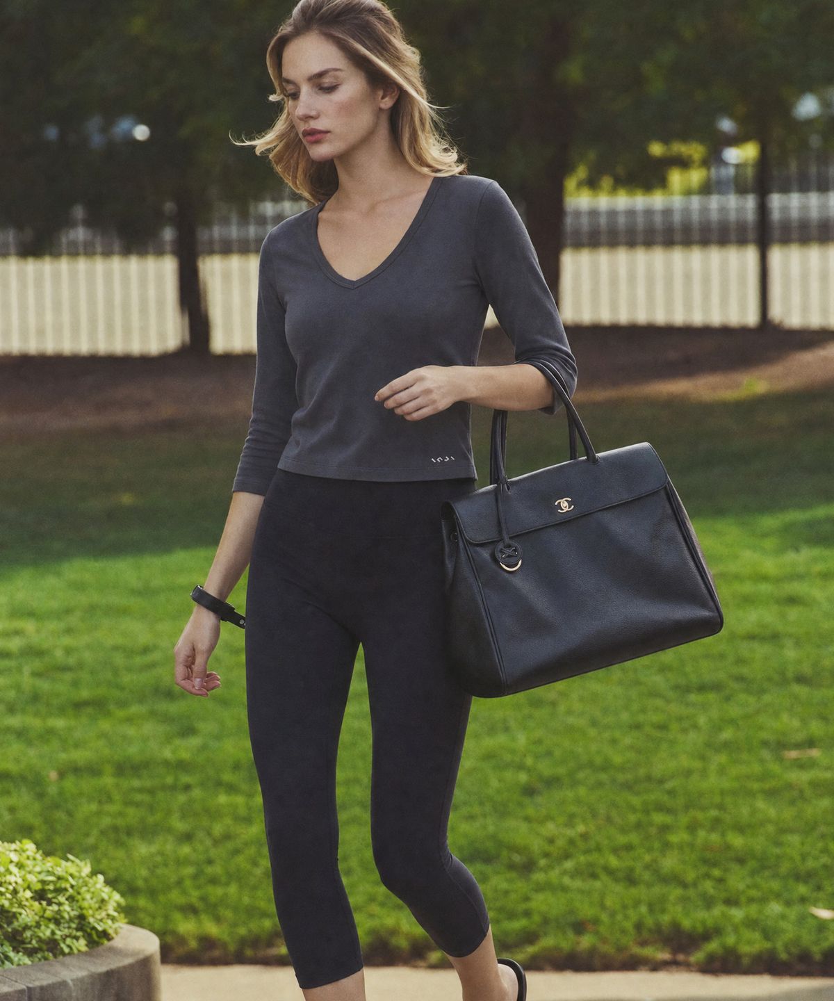 인지액티브(INJIACTIVE) Modal V-neck 7-Sleeve Top 차콜