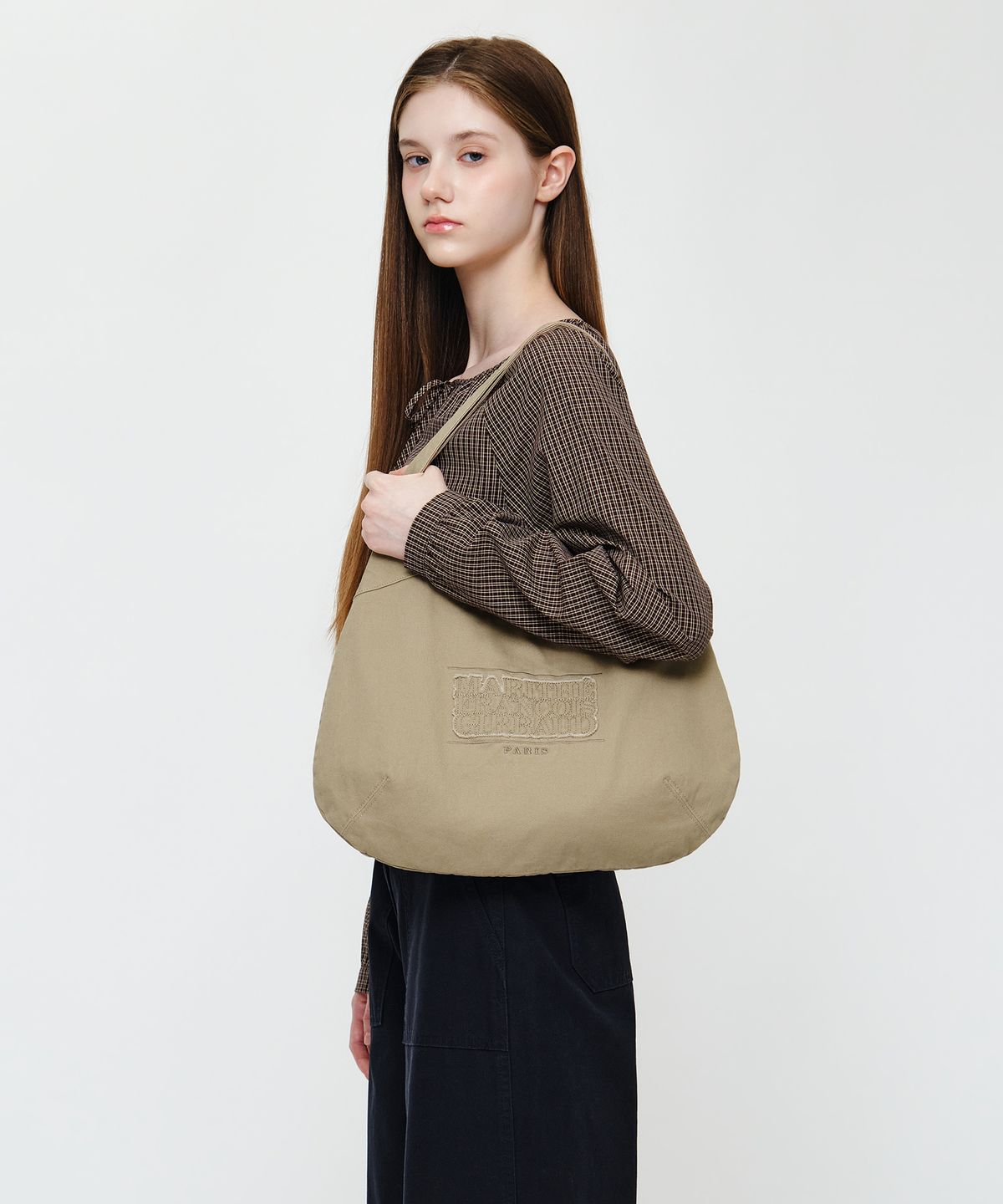 마리떼 프랑소와 저버(MARITHÉ + FRANҪOIS GIRBAUD) CLASSIC LOGO ROUND ONE SHOULDER BAG beige